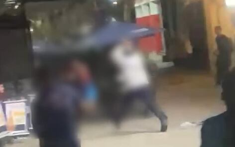 VÍDEO: Motorista agride ambulante com barra de ferro em Higienópolis, no Rio