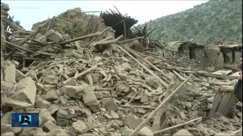 Número de mortos em terremoto que atingiu o Afeganistão passa de 1.400