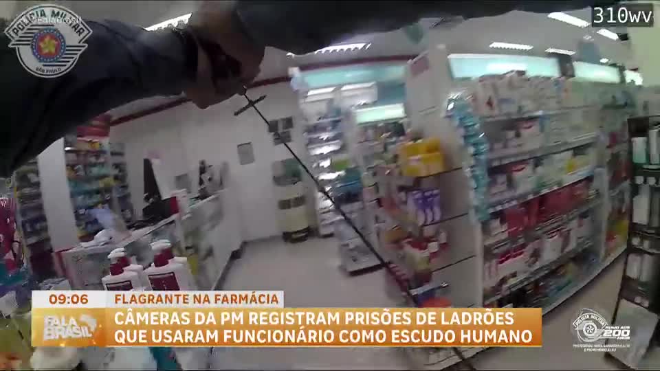 Vídeo: polícia prende ladrões em farmácias com uso de escudo humano