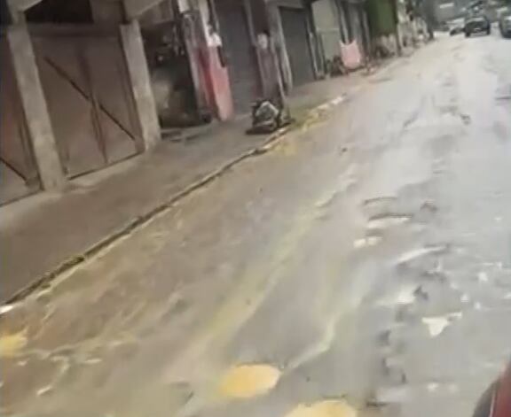 Moradores denunciam estrada esburacada em Teresópolis (RJ)