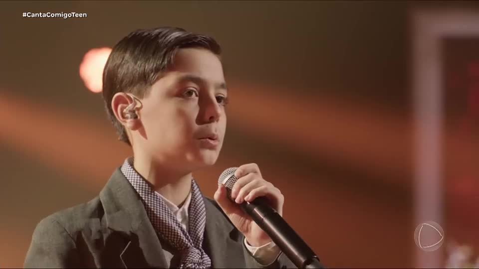 Em homenagem ao pai, Pedro Frois do Acordeon canta ‘Guri’ e emociona 85 jurados na semifinal