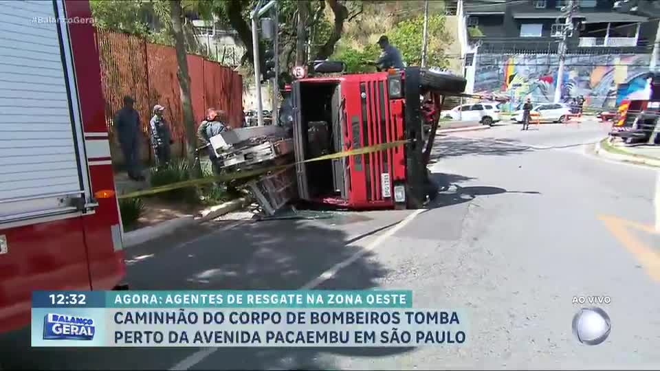 Caminhão do Corpo de Bombeiros tomba durante teste de rotina na zona oeste de SP