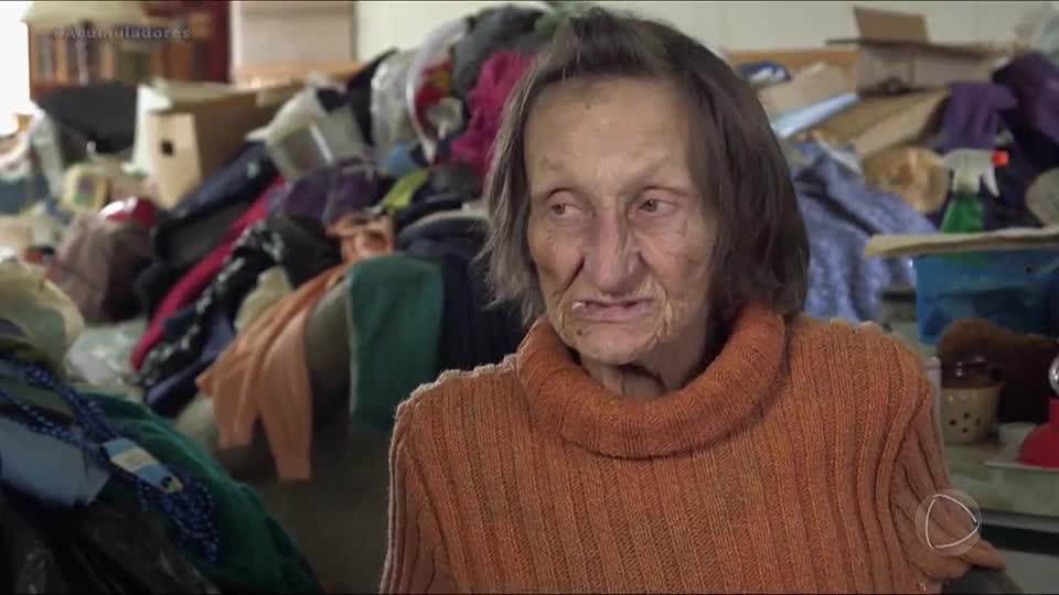 Acumuladores: Desafios de mobilidade ameaçam segurança de Dorothy em casa