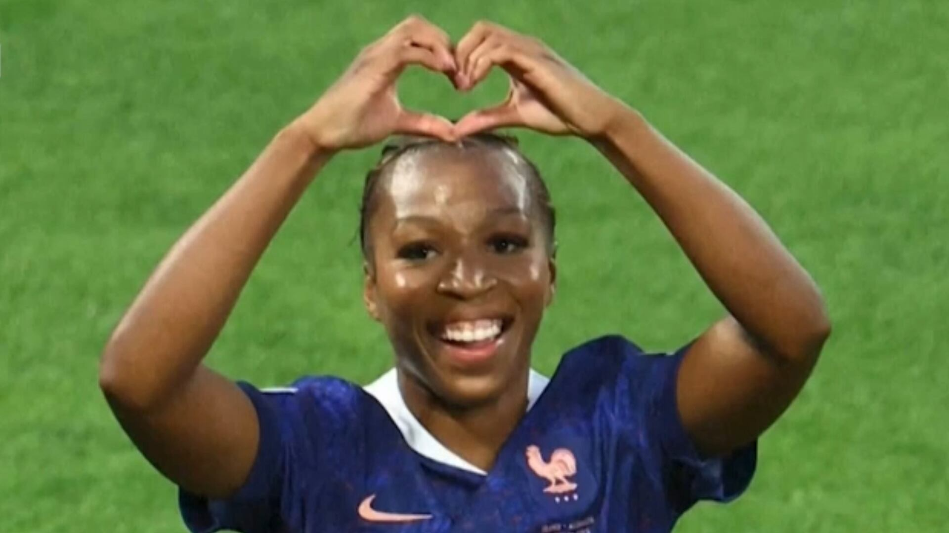 Francesa Grace Geyoro se torna jogadora mais cara do mundo com ida para o London City
