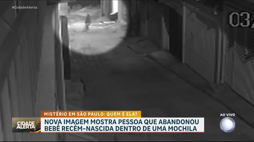 Imagens de câmera de segurança mostram pessoa que abandonou bebê recém-nascida em Guarulhos (SP)