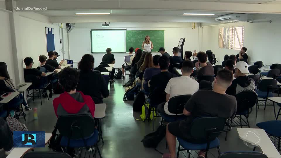 Pesquisa revela que maioria dos estudantes não consegue fazer operações básicas de matemática