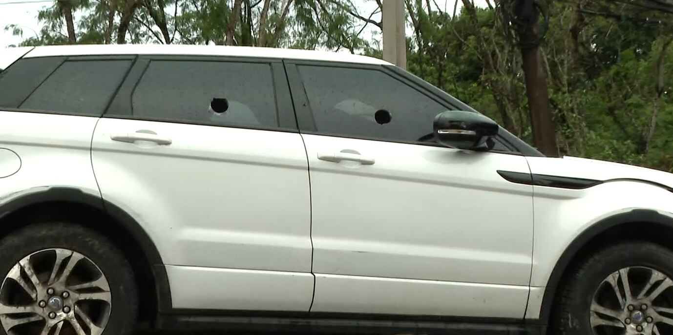Polícia apreende carro blindado com seteiras utilizado por criminosos durante confronto no Rio