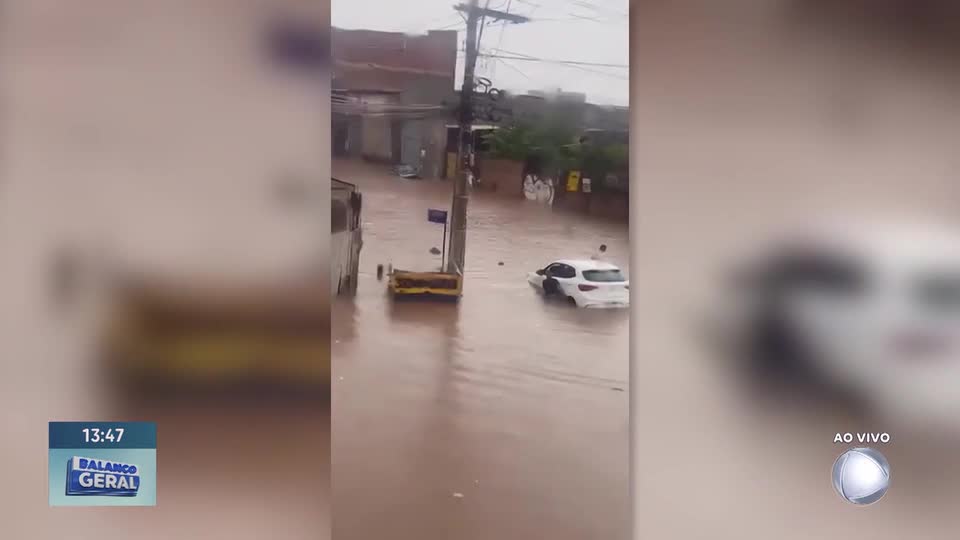 Forte chuva causa alagamentos na Cidade Estrutural (DF) e preocupa moradores