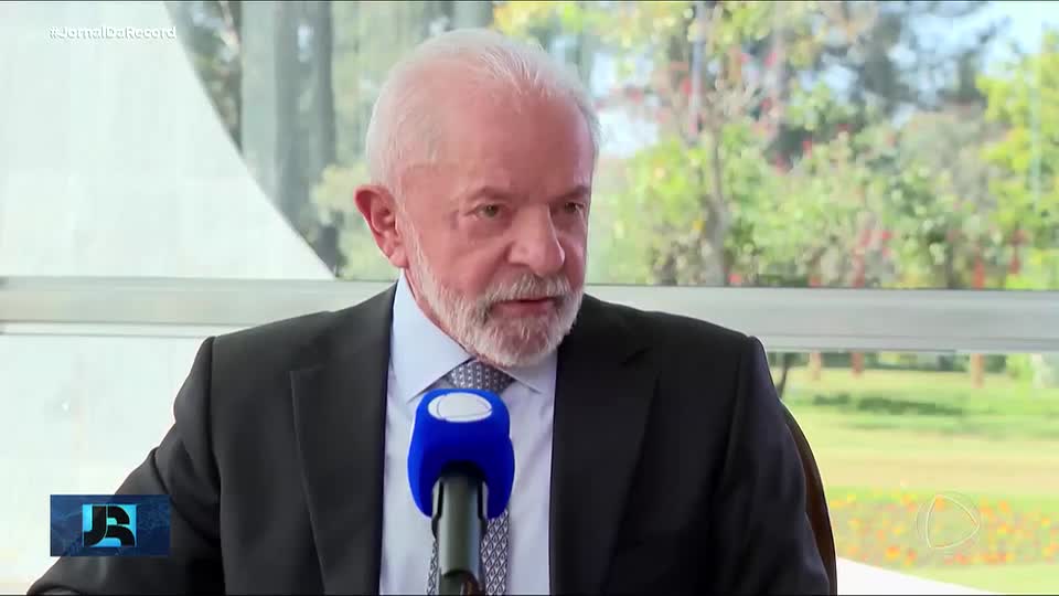 Em meio à crise do tarifaço com os EUA, Lula participa de encontro remoto do Brics
