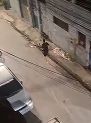 Após horas de tiros e tensão, moradores vivem dia de relativa tranquilidade na Colônia, Jacarepaguá