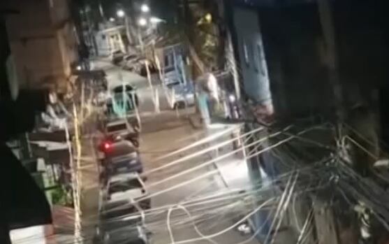 Moradores de Curicica tem madrugada de pânico durante tiroteio entre facções rivais na Colônia