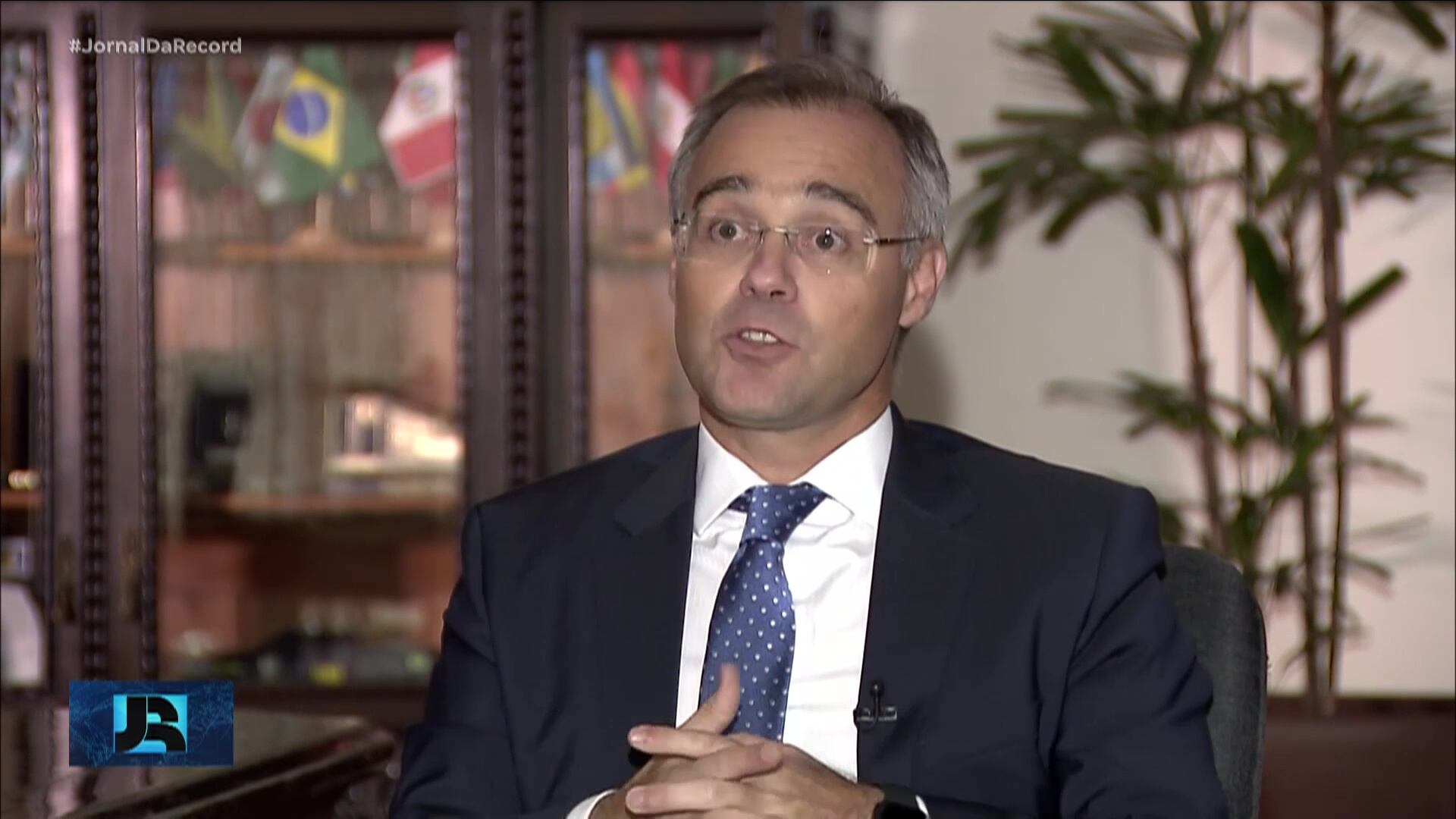 AGU recorre da decisão do ministro André Mendonça para reverter afastamento do diretor-geral da PF