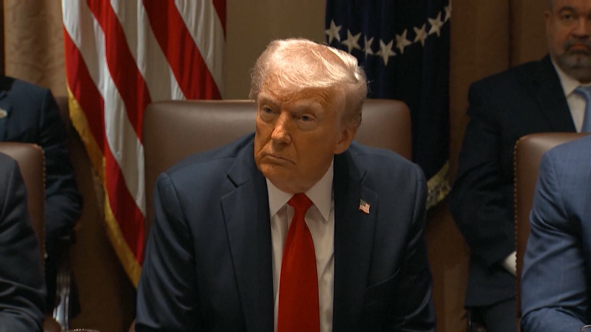 Suspensão de tarifas pode trazer falta de credibilidade a Trump no mundo, diz economista