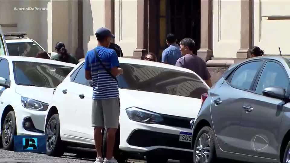 Dez pessoas são presas e dois adolescentes apreendidos em operação contra flanelinhas, em São Paulo