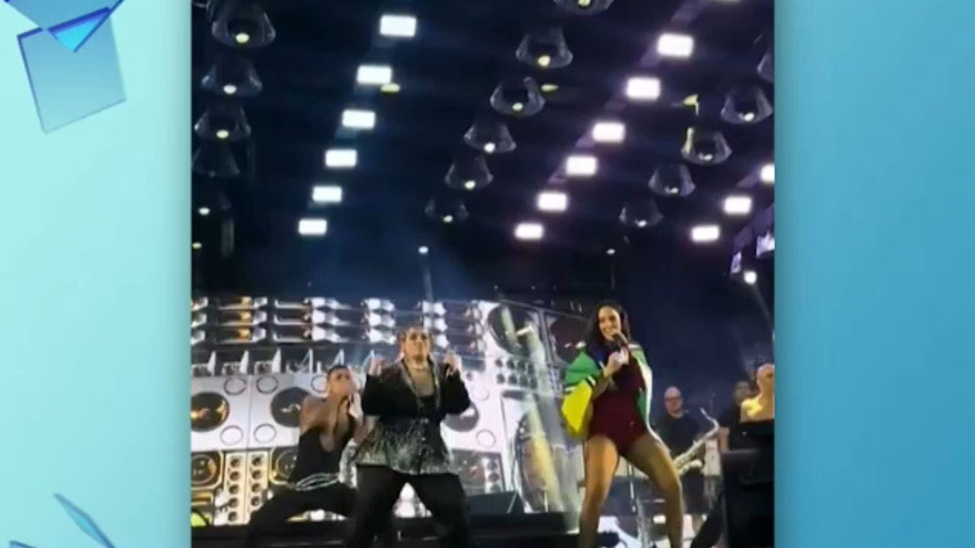 Ivete Sangalo chama fã ao palco e se surpreende com a voz da mulher
