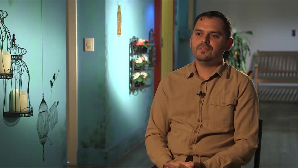 The Love School — Escola do Amor mostra a luta contra a solidão neste sábado (13)