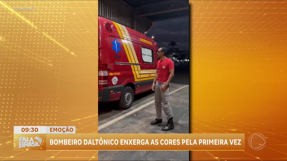 Bombeiro daltônico vê cores pela primeira vez com óculos especial