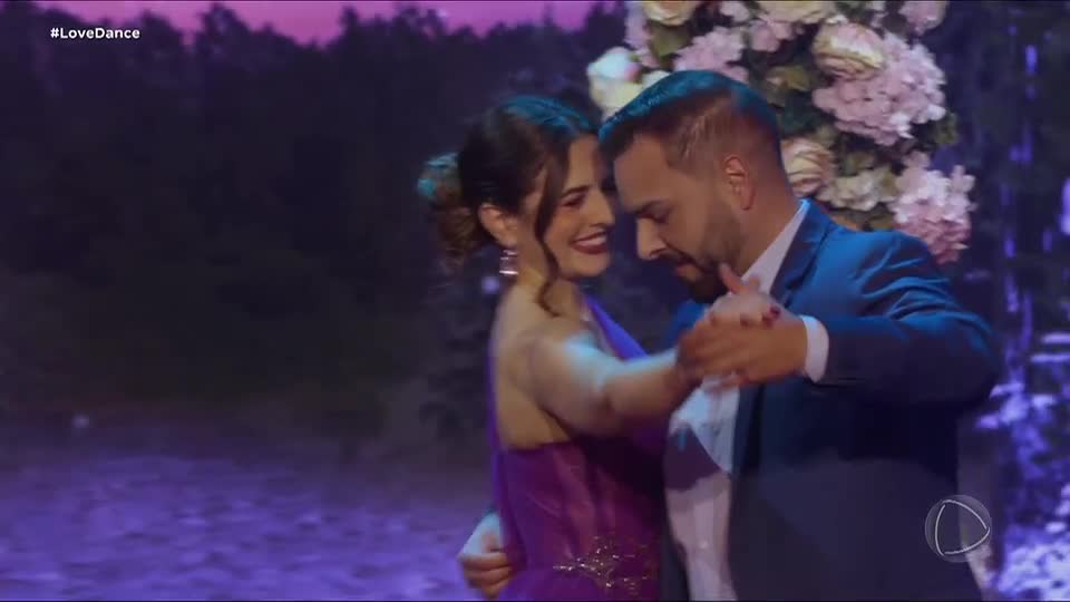 Giovana e Ricardo dançam 'Someone You Loved' no Love & Dance