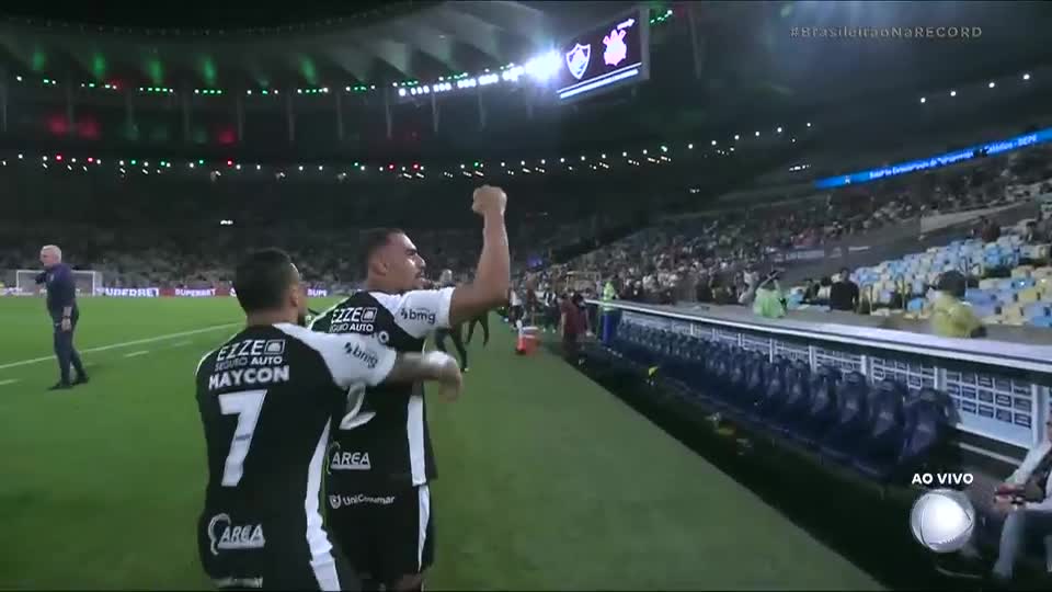 GOL DO CORINTHIANS! Matheuzinho cobra falta da lateral direto para a rede