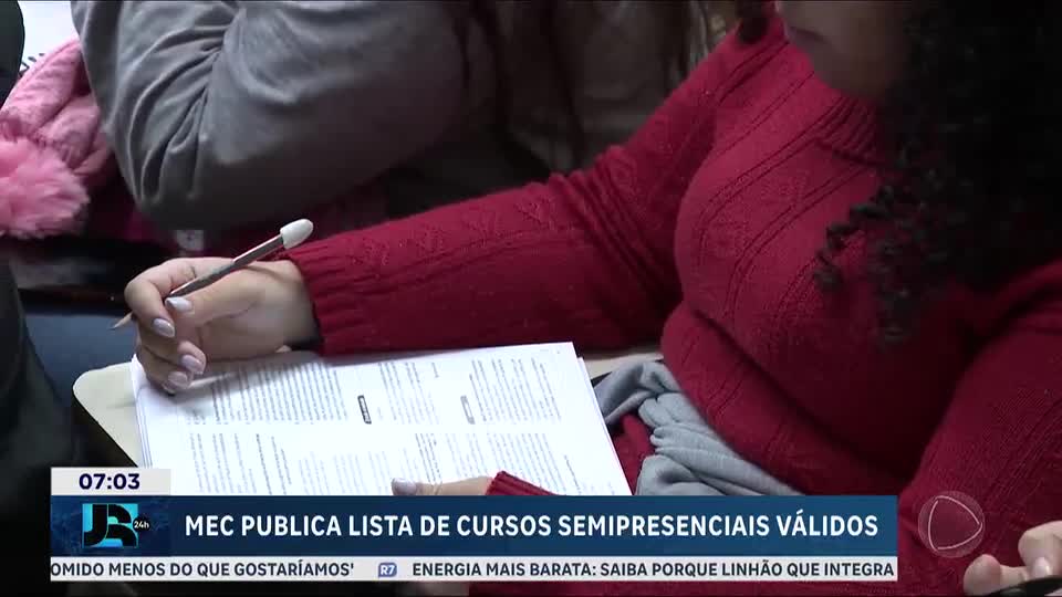 Ministério da Educação divulga lista com 456 cursos semipresenciais autorizados no Brasil