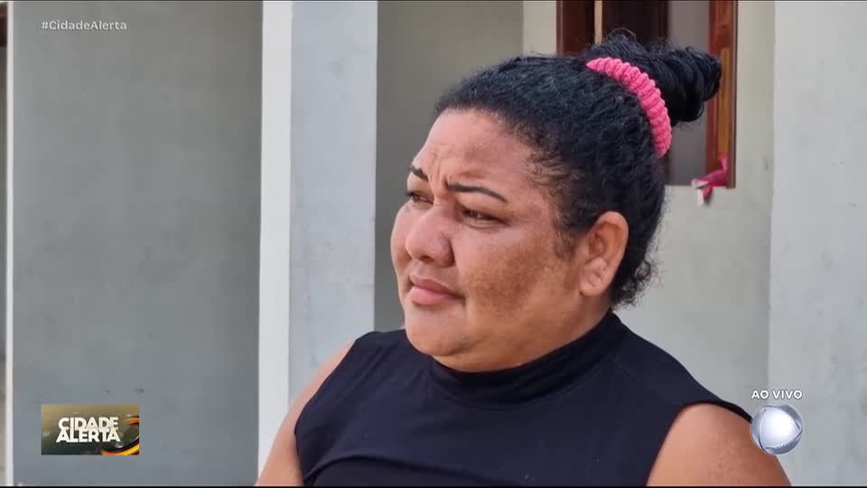 Mulher denuncia o próprio irmão à polícia por não suportar mais tantos crimes