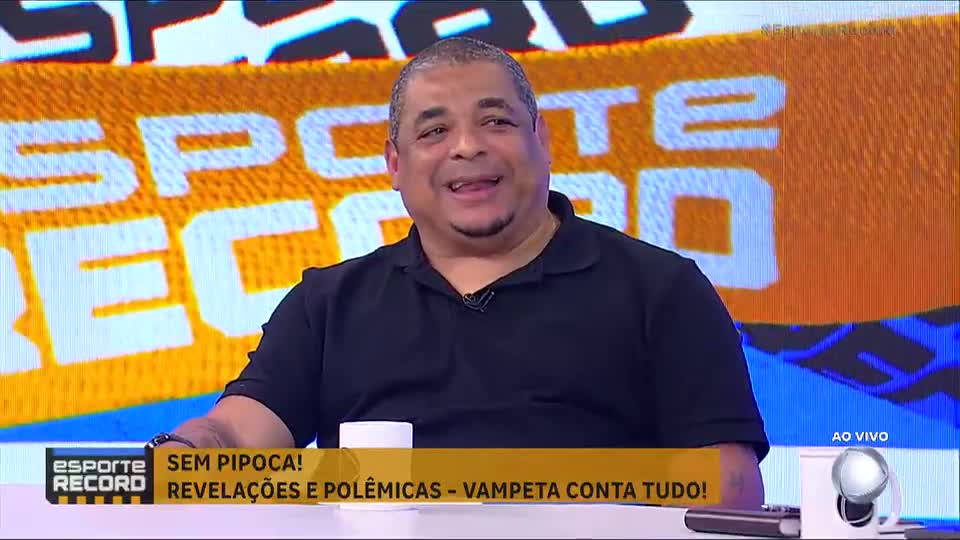 Vampeta compartilha histórias de sua carreira e visões sobre o futebol atual