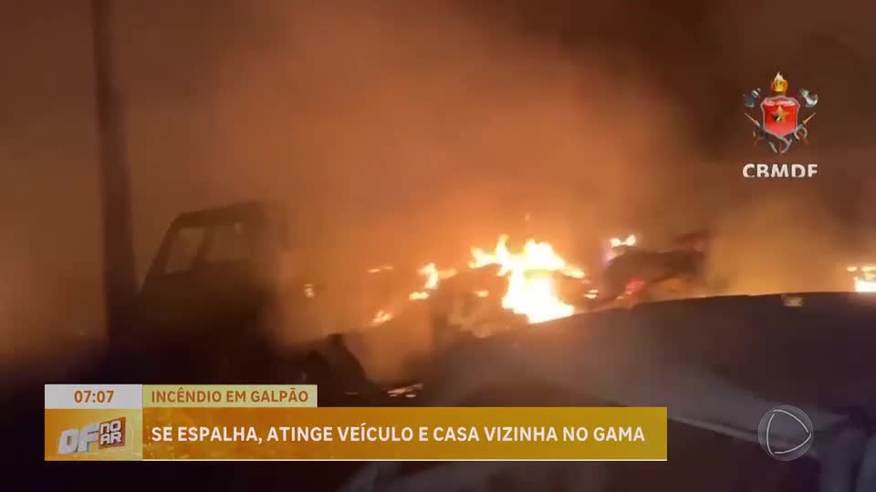 Incêndio atinge galpão e residências no núcleo rural Ponte Alta, no Gama (DF)