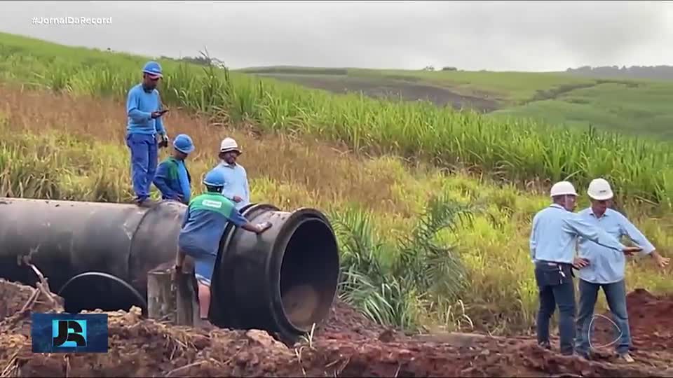Minuto JR: Quase 900 mil pessoas ficam sem água após rompimento em adutora, em Sergipe