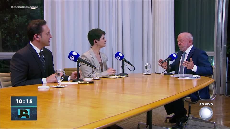 Lula promete mudanças em uma possível reeleição e destaca avanços em seu governo