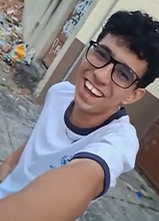'Eu quero justiça', pede familiar de estudante morto durante assalto em São João de Meriti