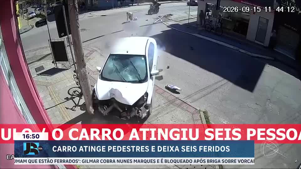 Carro invade calçada e atropela seis pessoas após motorista sofrer mal súbito no RS