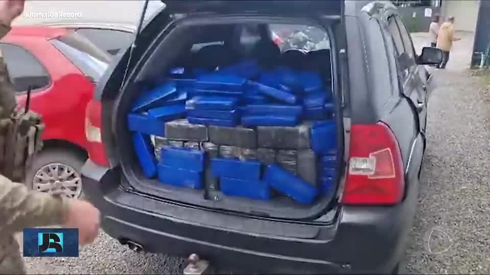 Minuto JR: Homem é preso após tentar fugir de fiscalização da Polícia Rodoviária Federal, no Paraná