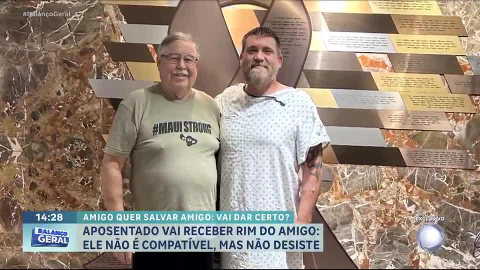 Amigo doa rim e ajuda a salvar a vida de ex-marinheiro de 75 anos nos Estados Unidos