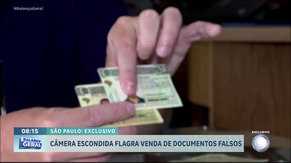 Câmera escondida do Balanço Geral Manhã flagra venda de documentos falsos em São Paulo