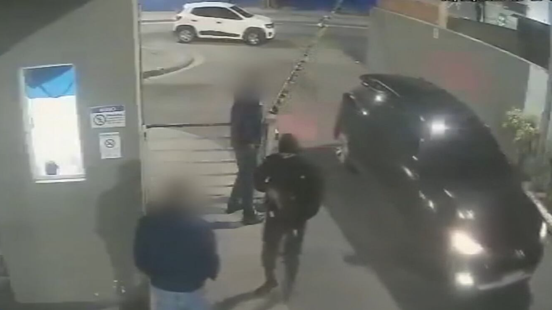 VÍDEO: Bandidos armados invadem hospital para tentar matar paciente em Santa Cruz