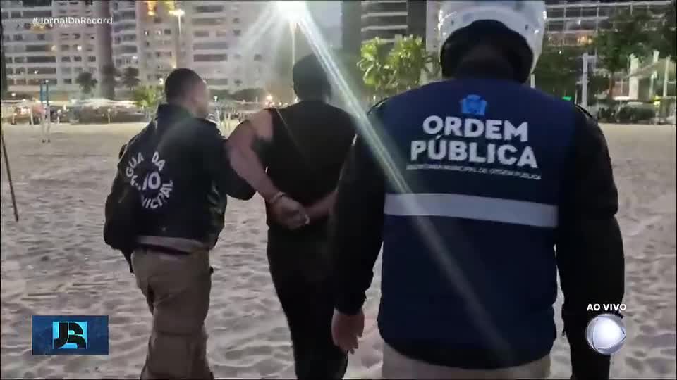 Vendedor é preso após aplicar golpe da maquininha em turista e cobrar R$ 1 mil por biquíni