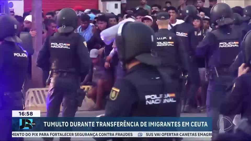 Transferência de imigrantes causa tumulto em Ceuta; um homem ficou ferido