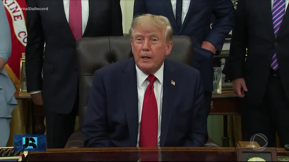Trump tira acesso à Casa Branca de três veículos de imprensa