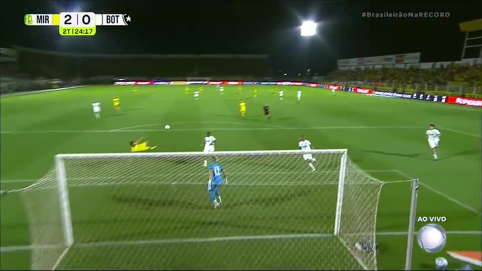 Bruno Santos acerta voleio e quase faz gol de placa em Mirassol x Botafogo