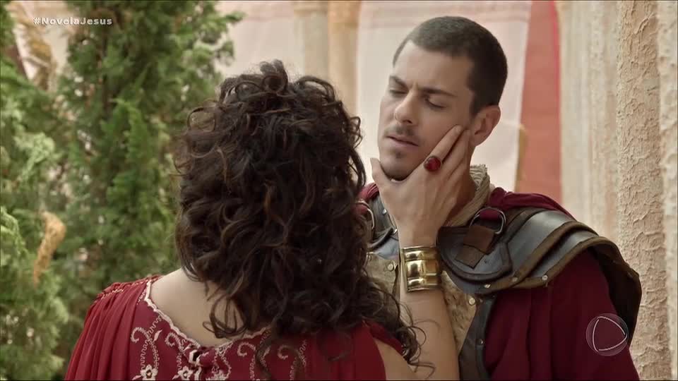 Herodíade seduz Longinus e ameaça o soldado romano | Jesus