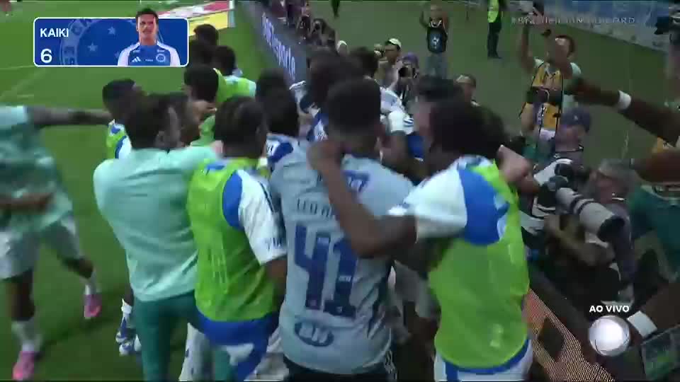 Gol do Cruzeiro! Kaiki Bruno mostra oportunismo na pequena área para virar o jogo com o Bragantino