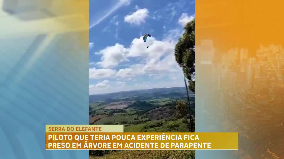 Homem é resgatado pelos Bombeiros após cair de parapente em Mateus Leme (MG)