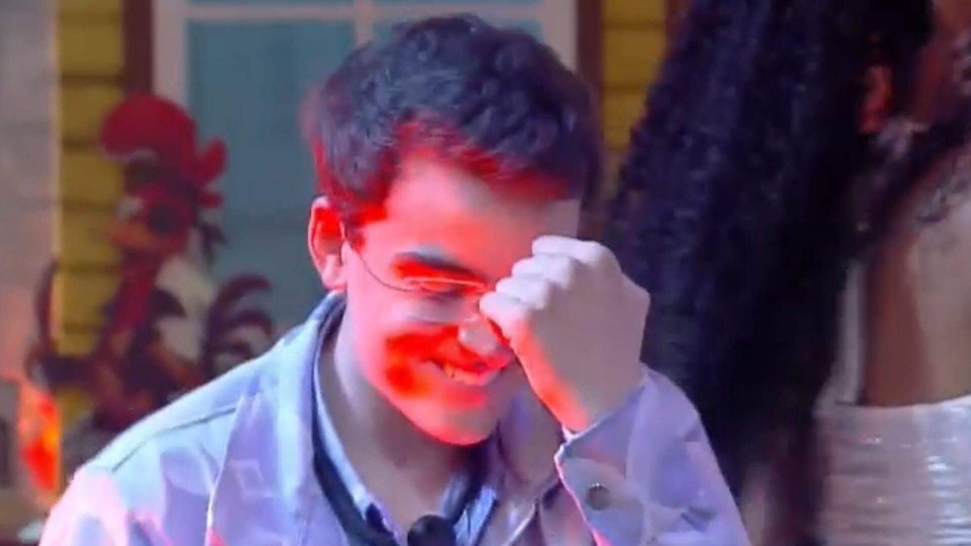 Dudu Camargo se solta e sensualiza em festa de A Fazenda 17; veja o vídeo