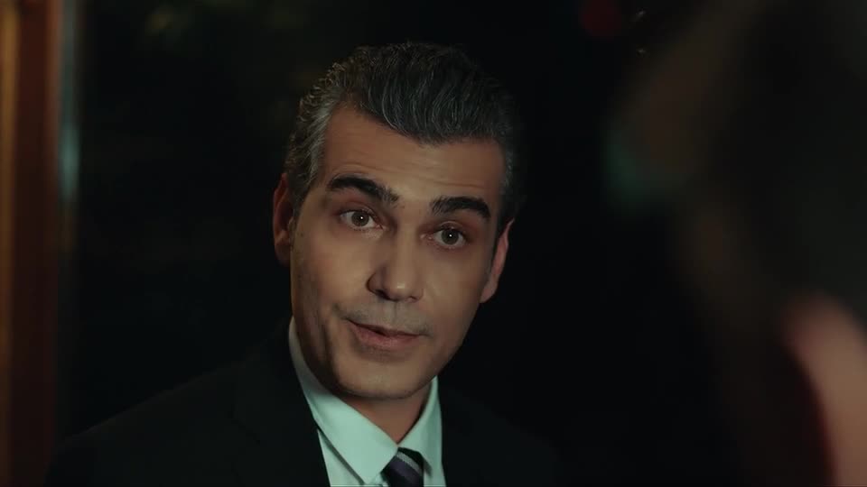 Volkan tenta sabotar a carreira de Asya | Iludida
