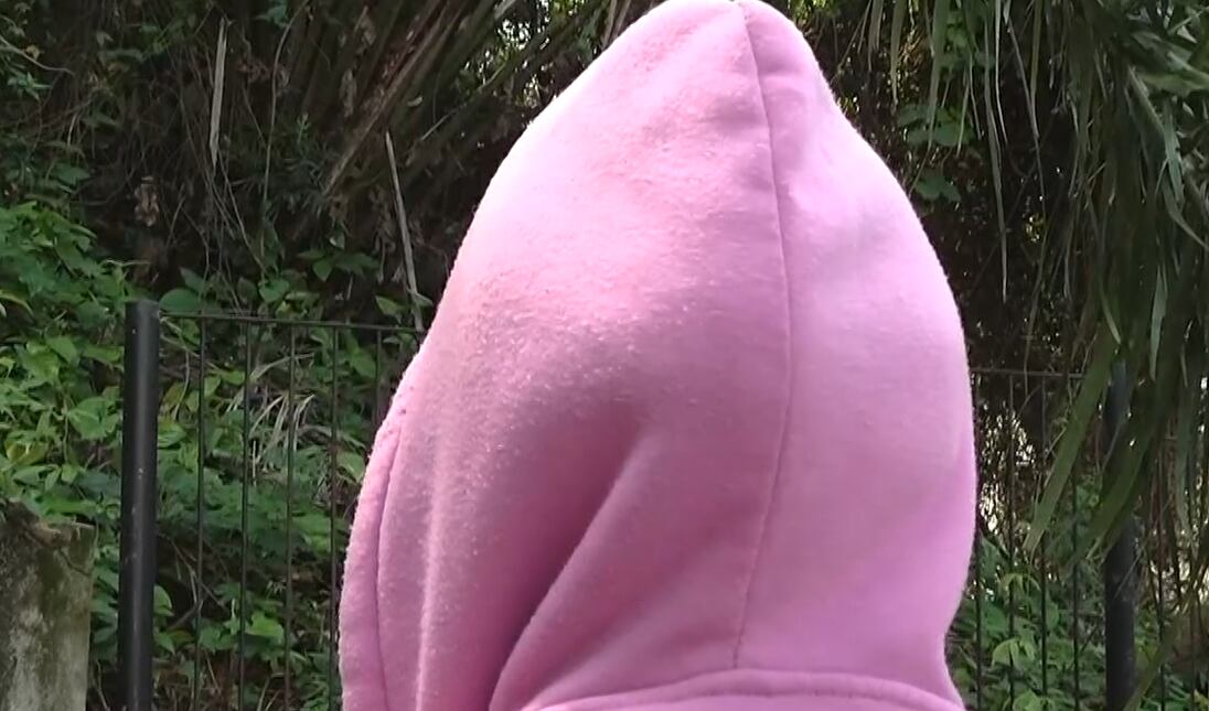 Mãe e filho são resgatados por PMs dentro de casa em Curicica, no Rio de Janeiro