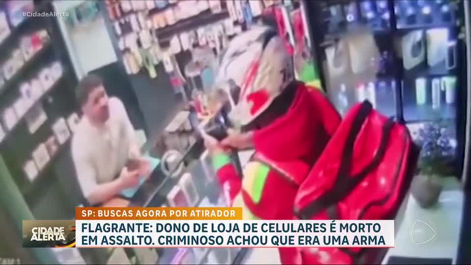 Falso entregador invade loja de celulares e mata comerciante a tiros em Osasco (SP)