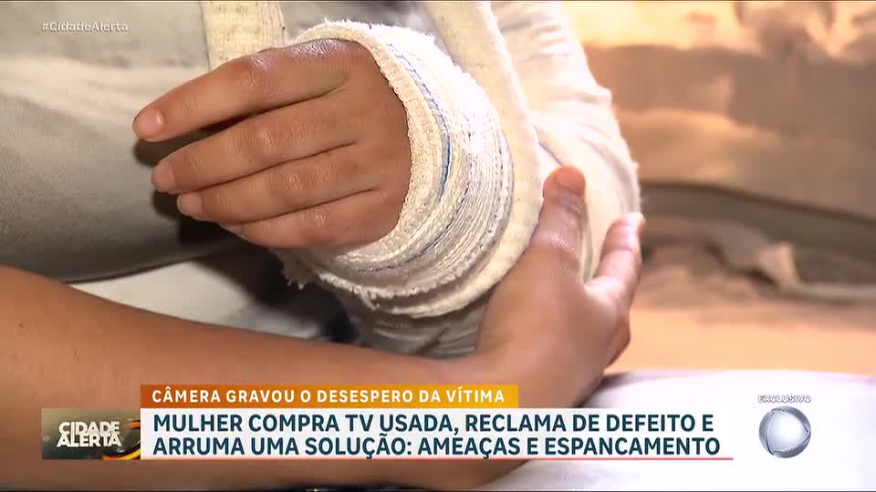 Mulher denuncia que foi agredida por dois homens após vender TV usada com suposto defeito