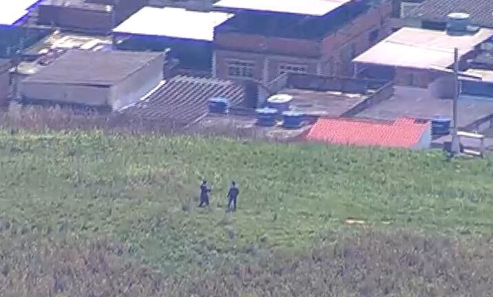 Helicóptero da RECORD flagra ação de criminosos e intenso tiroteio durante operação na Vila Aliança