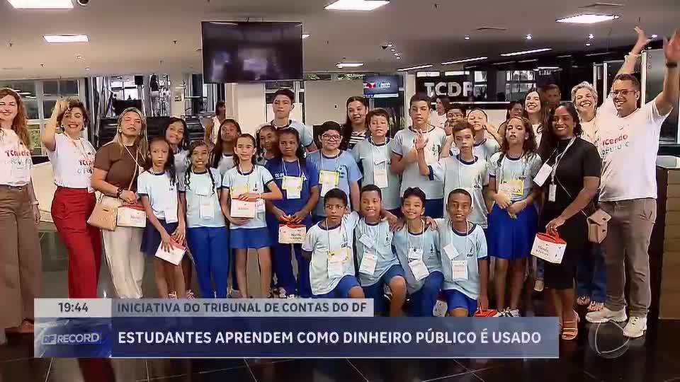 Crianças aprendem sobre gestão do dinheiro público no DF