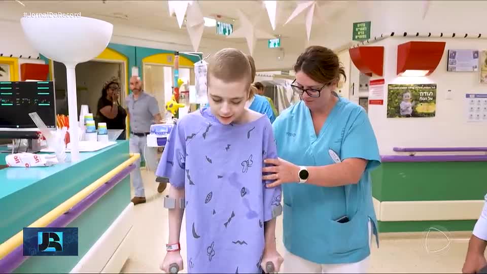 Cirurgia de 19 horas feita em Israel com tecnologia 3D dá nova chance para garoto de 15 anos
